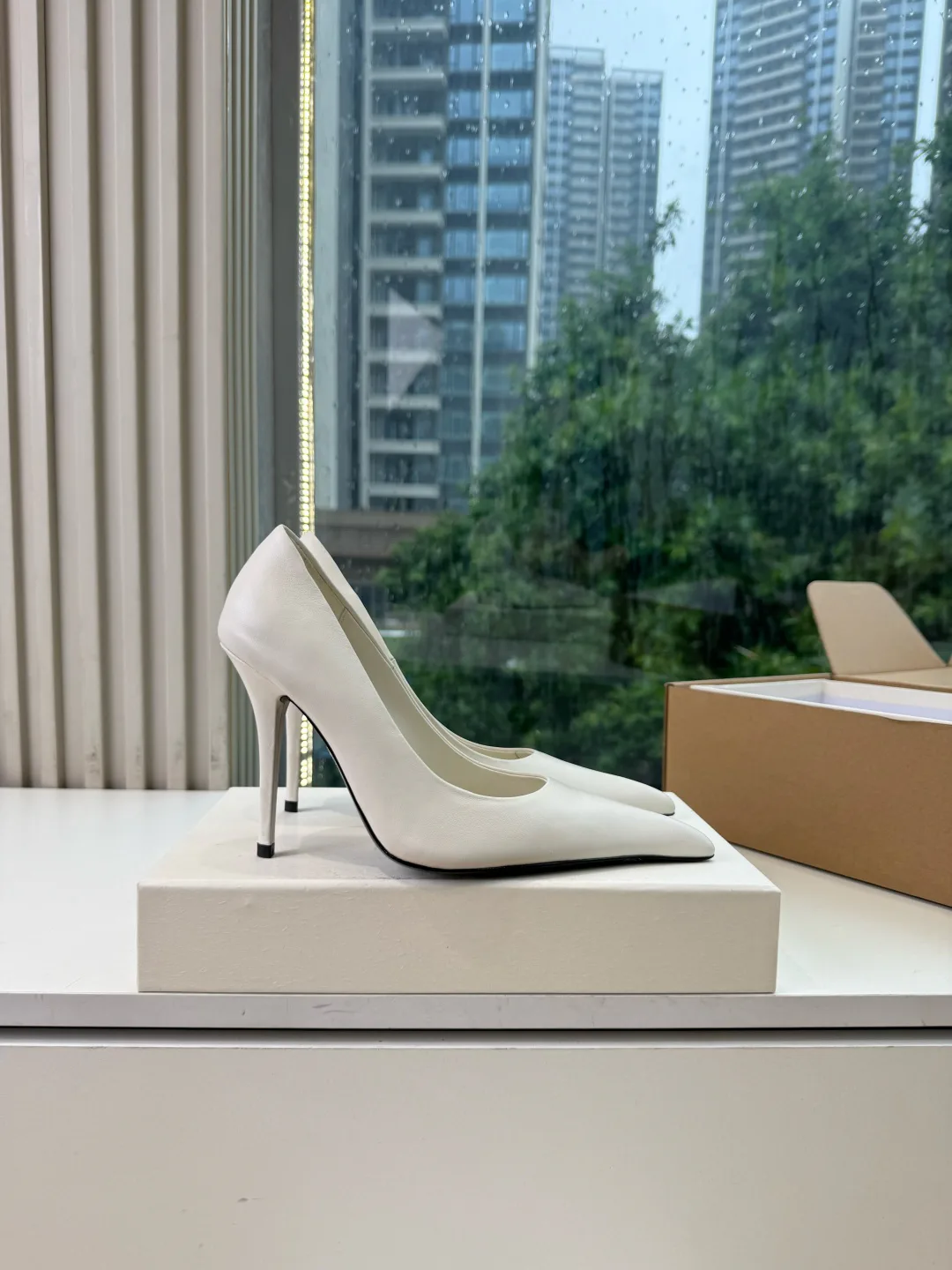 Women's Heels SAINT LAURENT 18104146