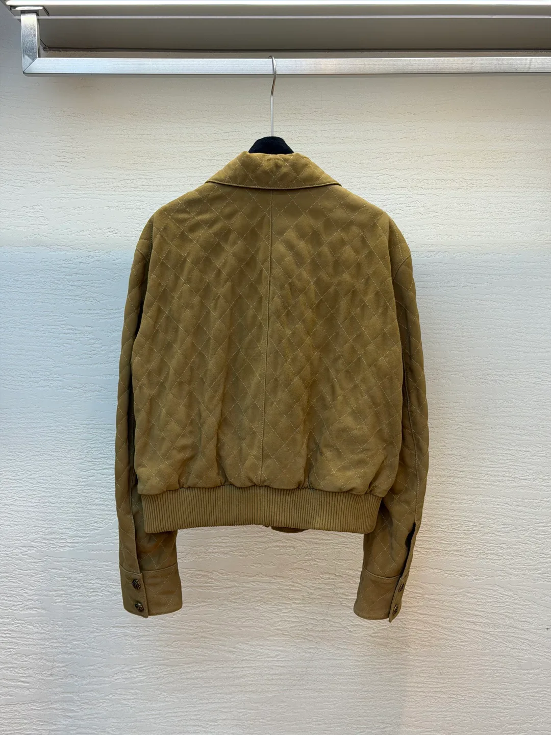 Women's Leather Jackets And Sheepskin Coats CHANEL 18047051