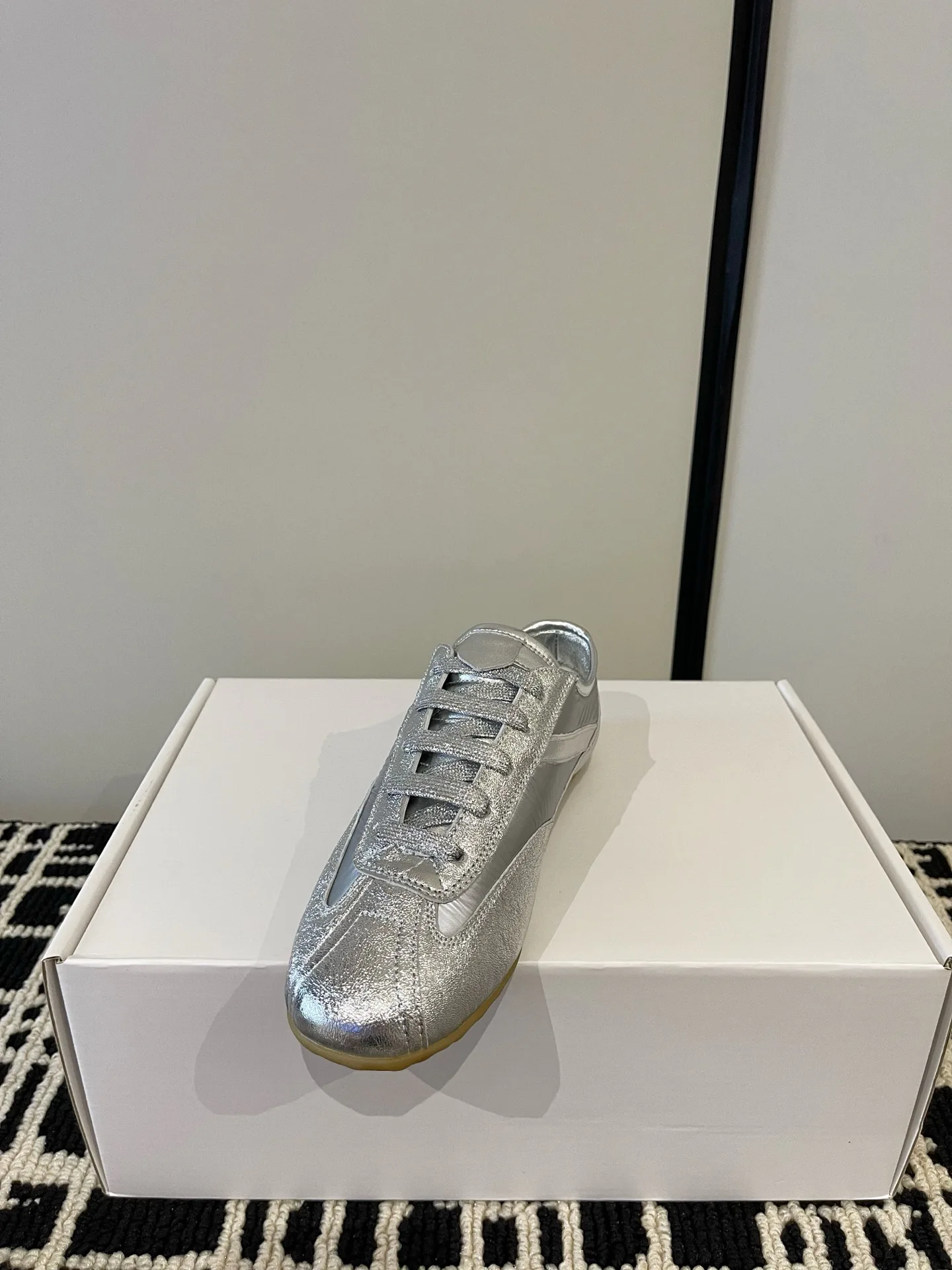 Women's Sneakers ALEXANDER MCQUEEN 18386233