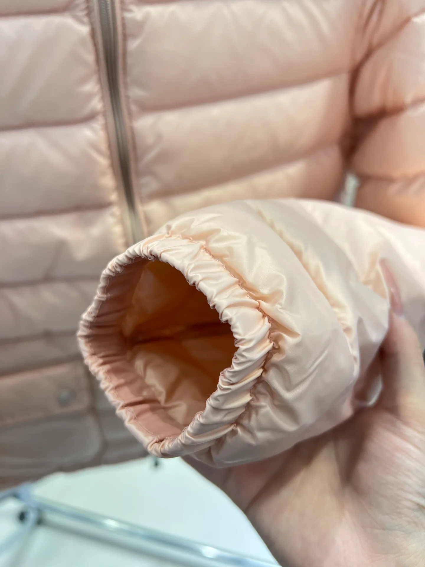 Women's Jackets And Down Jackets MONCLER 18212689