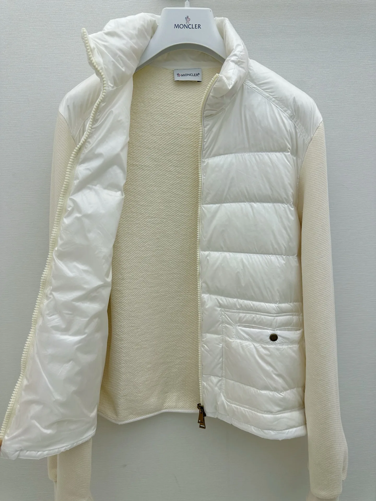 Women's Jackets And Down Jackets MONCLER 17960469