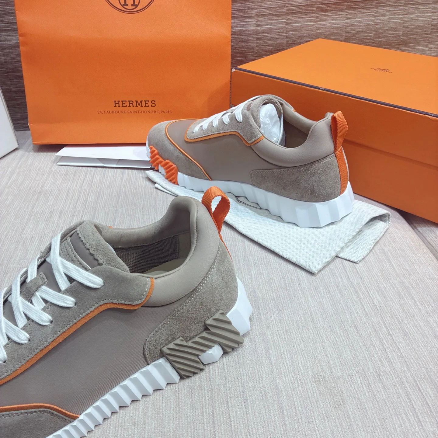 Women's Sneakers HERMES 17884354