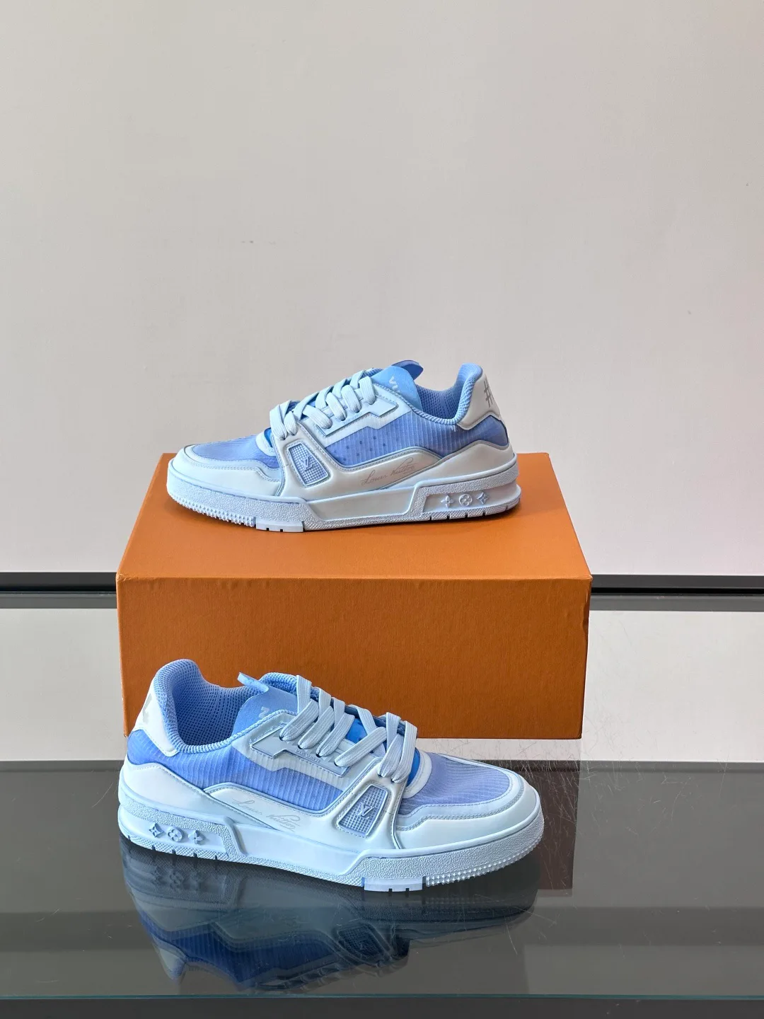 Men's Sneakers LOUIS VUITTON 17349440