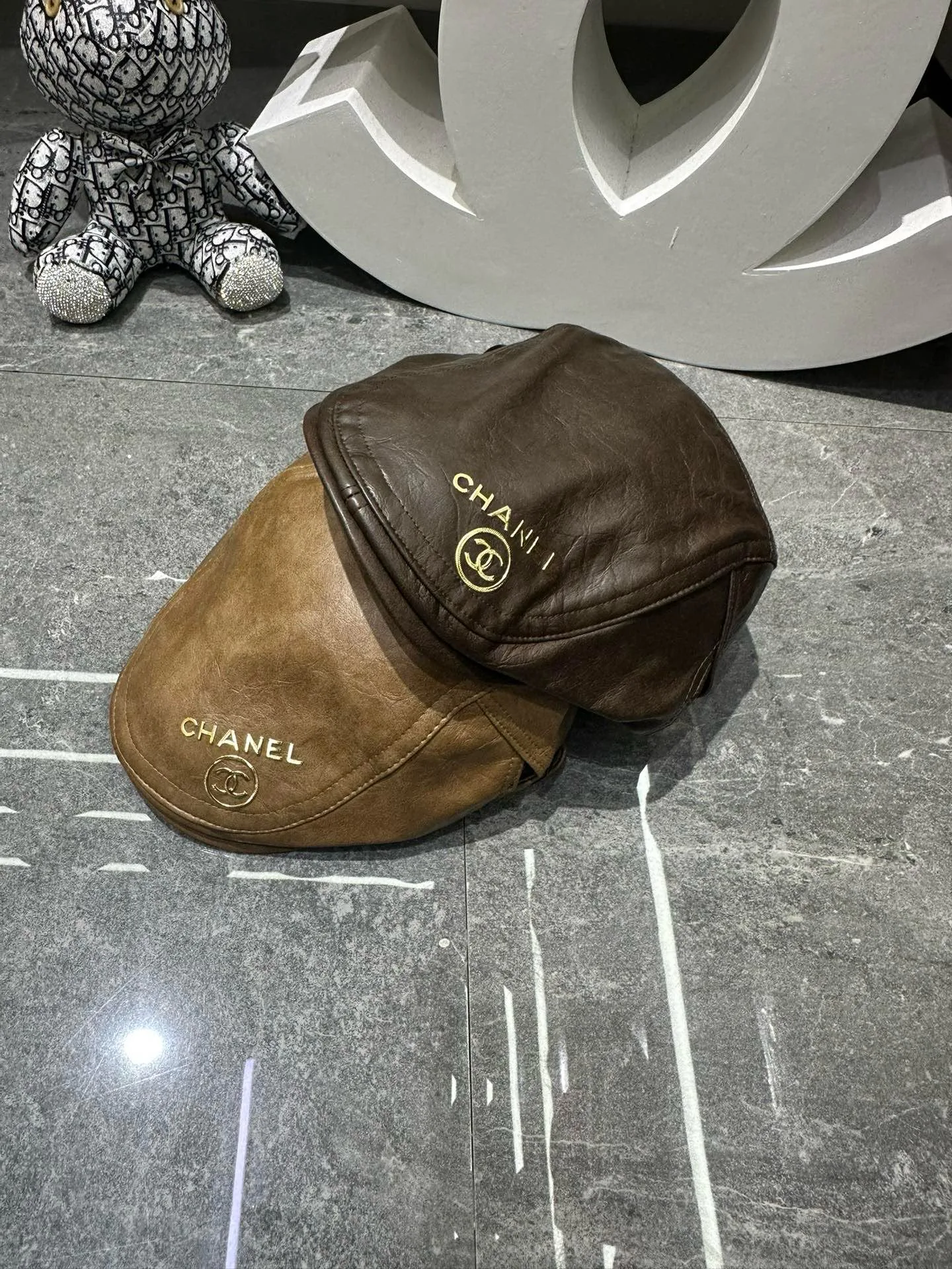 Hats CHANEL 18105196