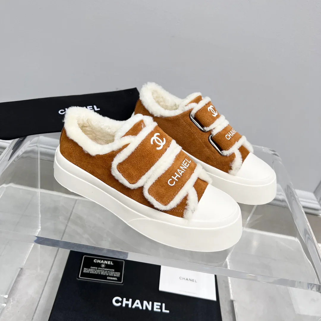 Кроссовки Женские Chanel 18678672