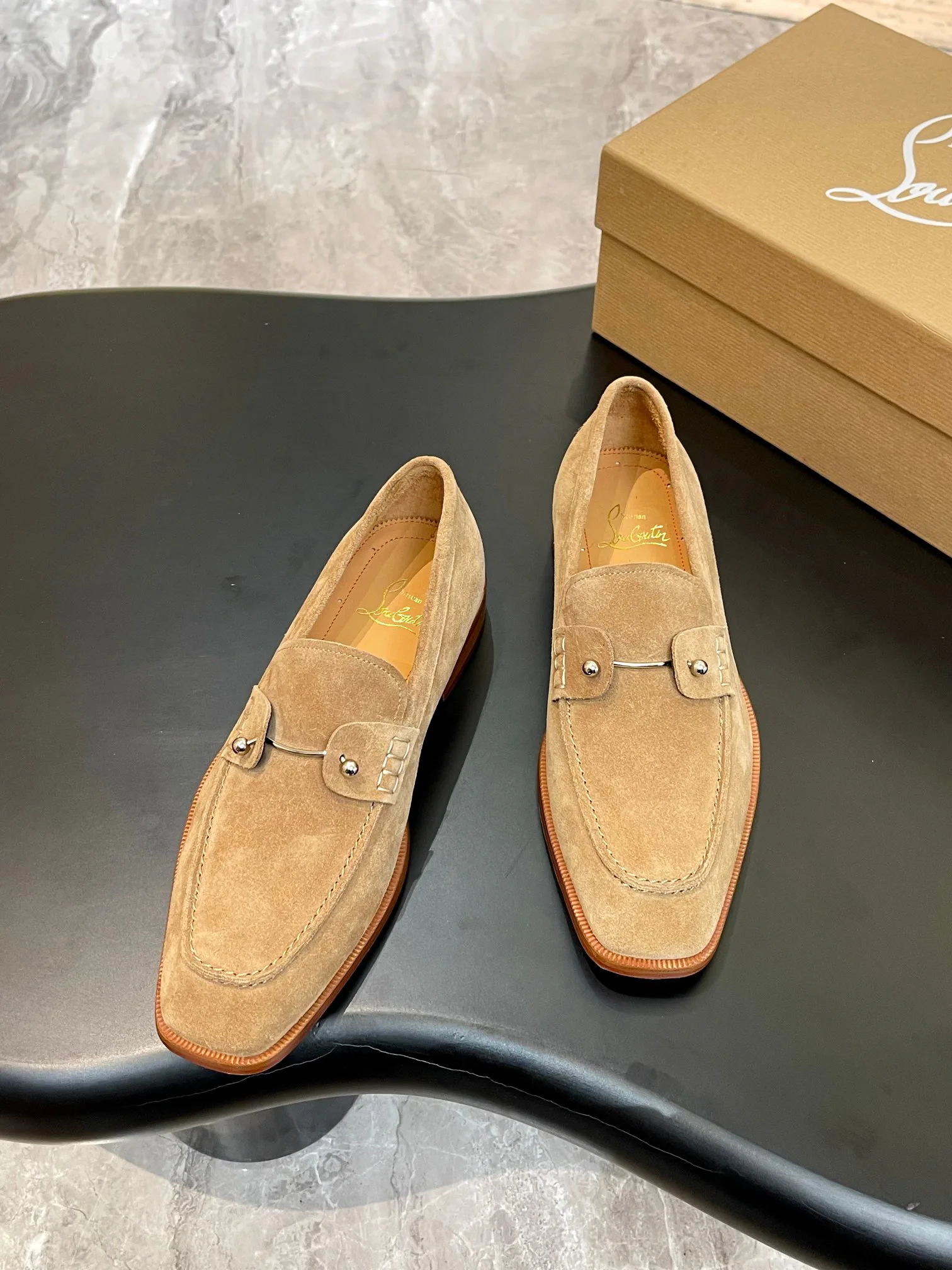 Men's Loafers And Dress Shoes CHRISTIAN LOUBOUTIN 18119147