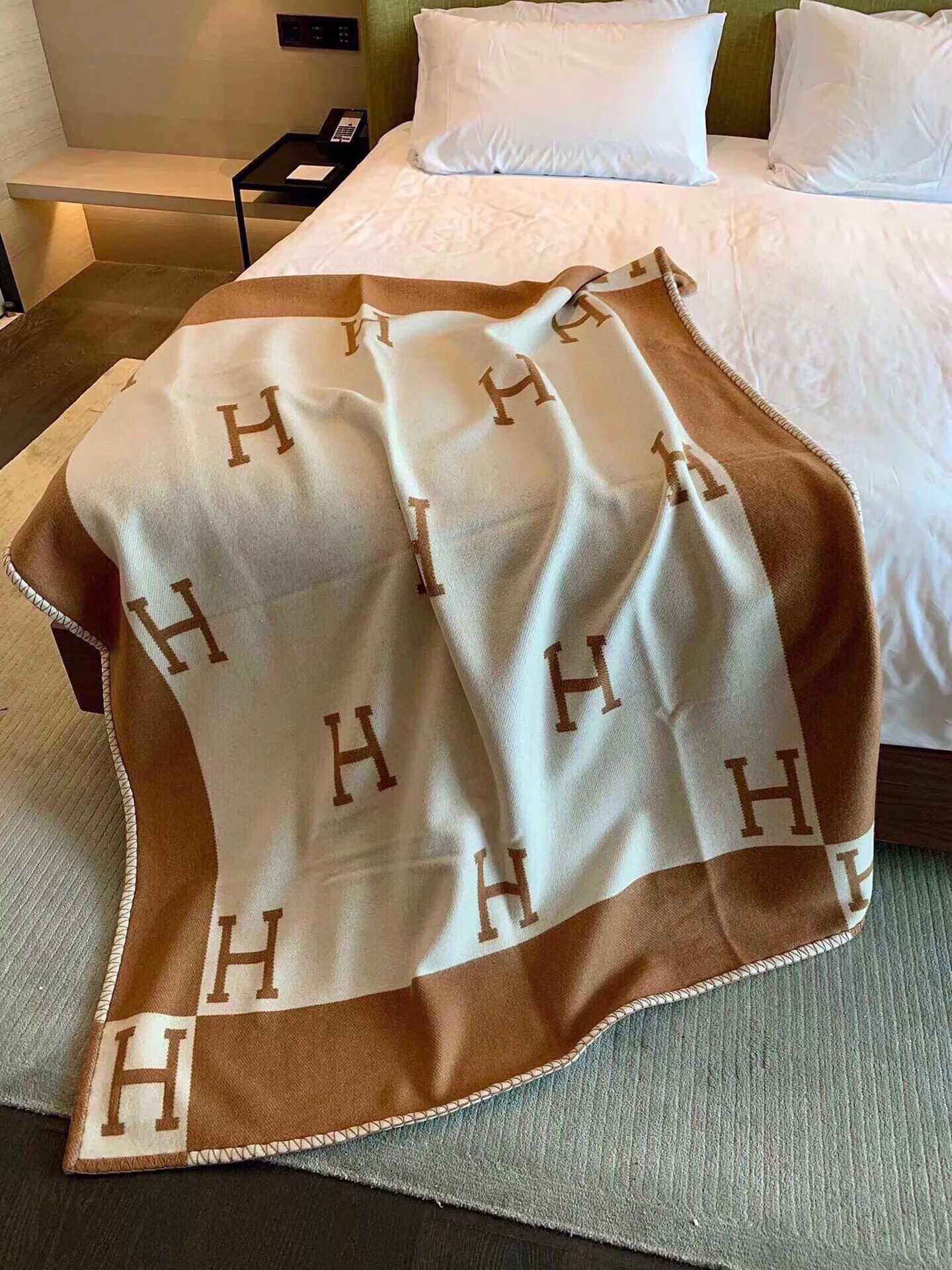 Textiles HERMES 18002675