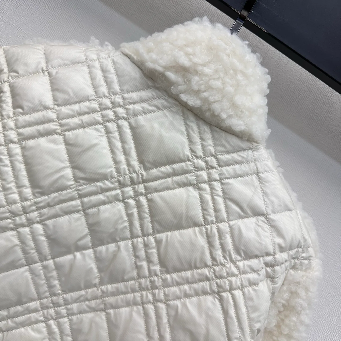 Women's Jackets And Down Jackets MONCLER 17927256