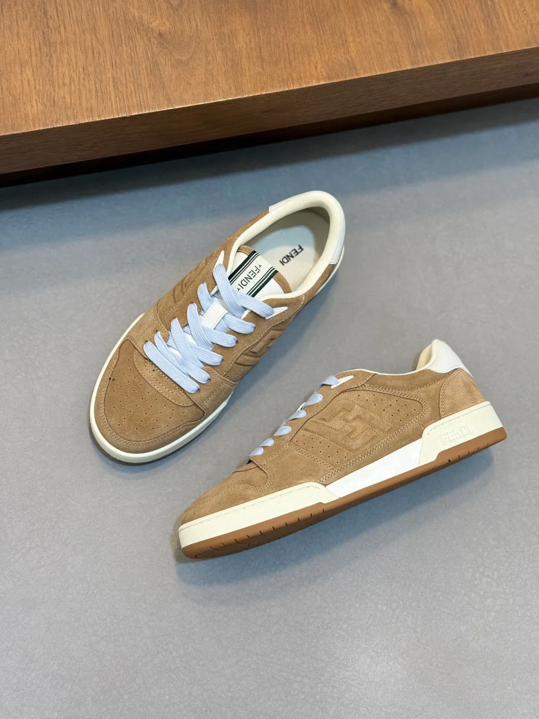 Women's Sneakers FENDI 18116590