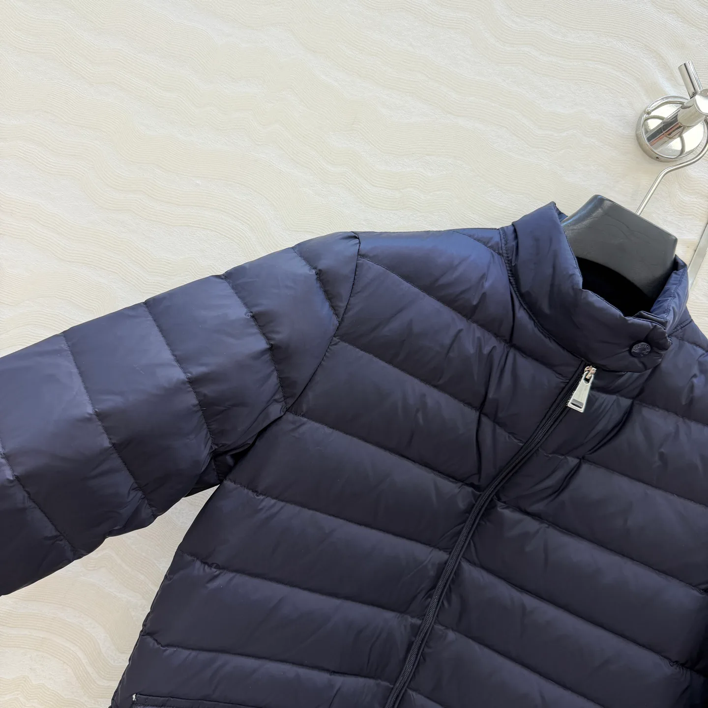 Women's Jackets And Down Jackets MONCLER 18402512