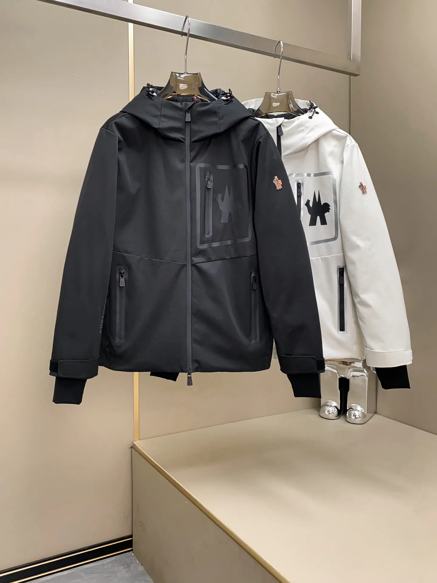 Men's Jackets And Down Jackets MONCLER 18029259