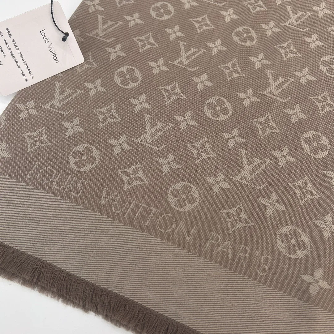 Scarves LOUIS VUITTON 18267587