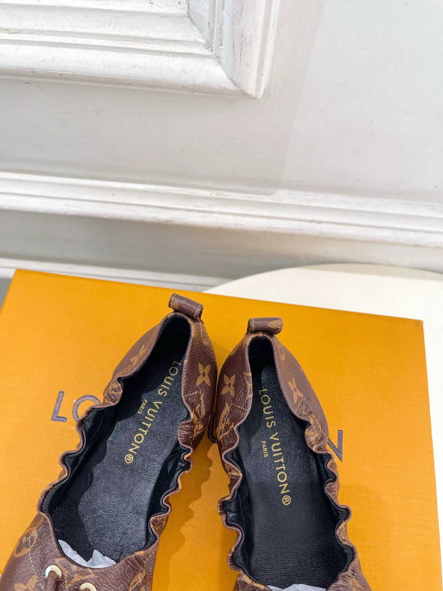 Women's Ballet Flats LOUIS VUITTON 17646559
