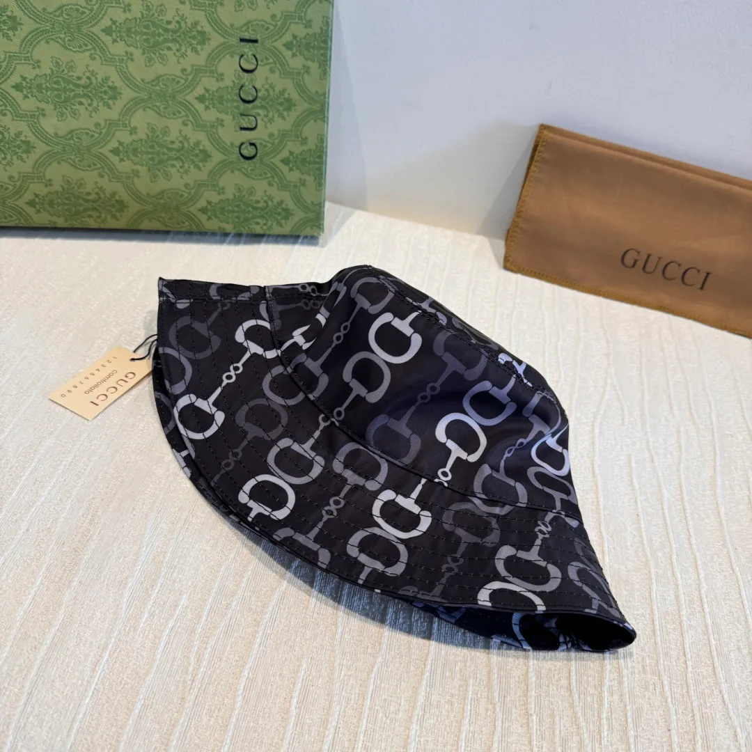 Hats GUCCI 18105284