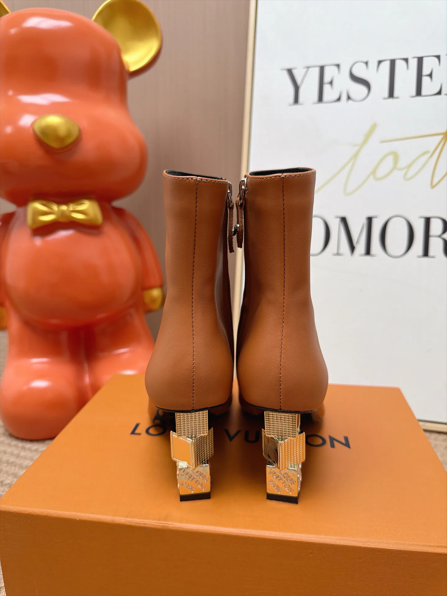 Women's Booties LOUIS VUITTON 18239713