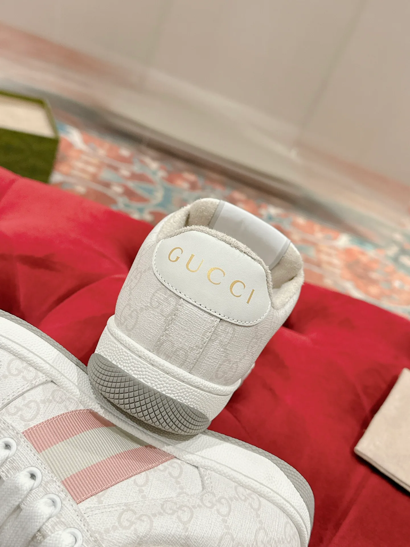 Women's Sneakers GUCCI 17956705