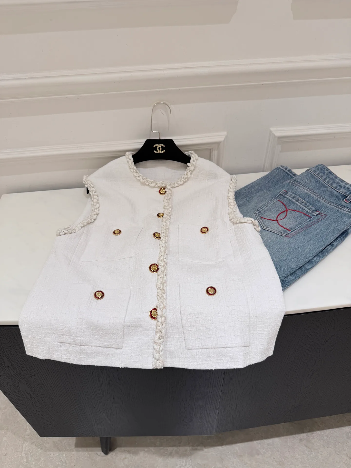 Women's Vests CHANEL 17801659