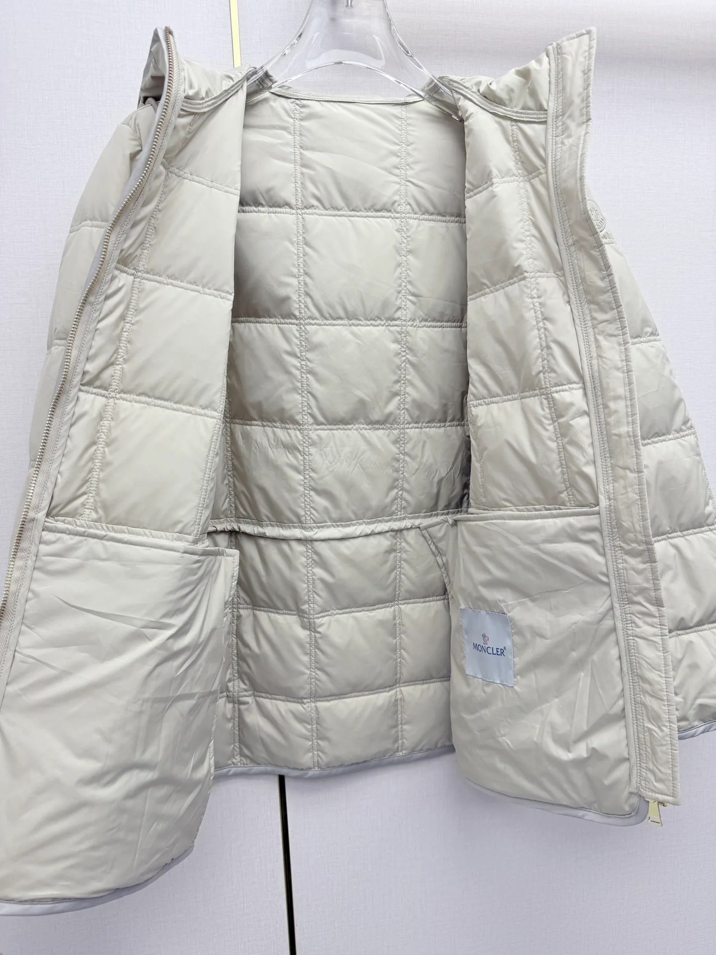 Women's Jackets And Down Jackets MONCLER 18435814