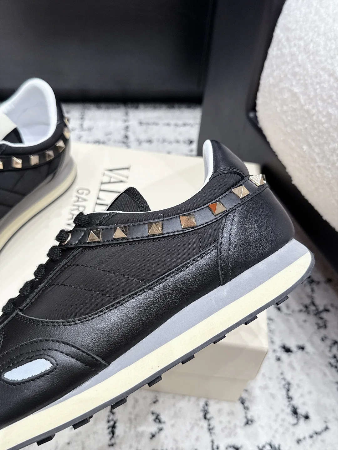 Women's Sneakers VALENTINO 17881057