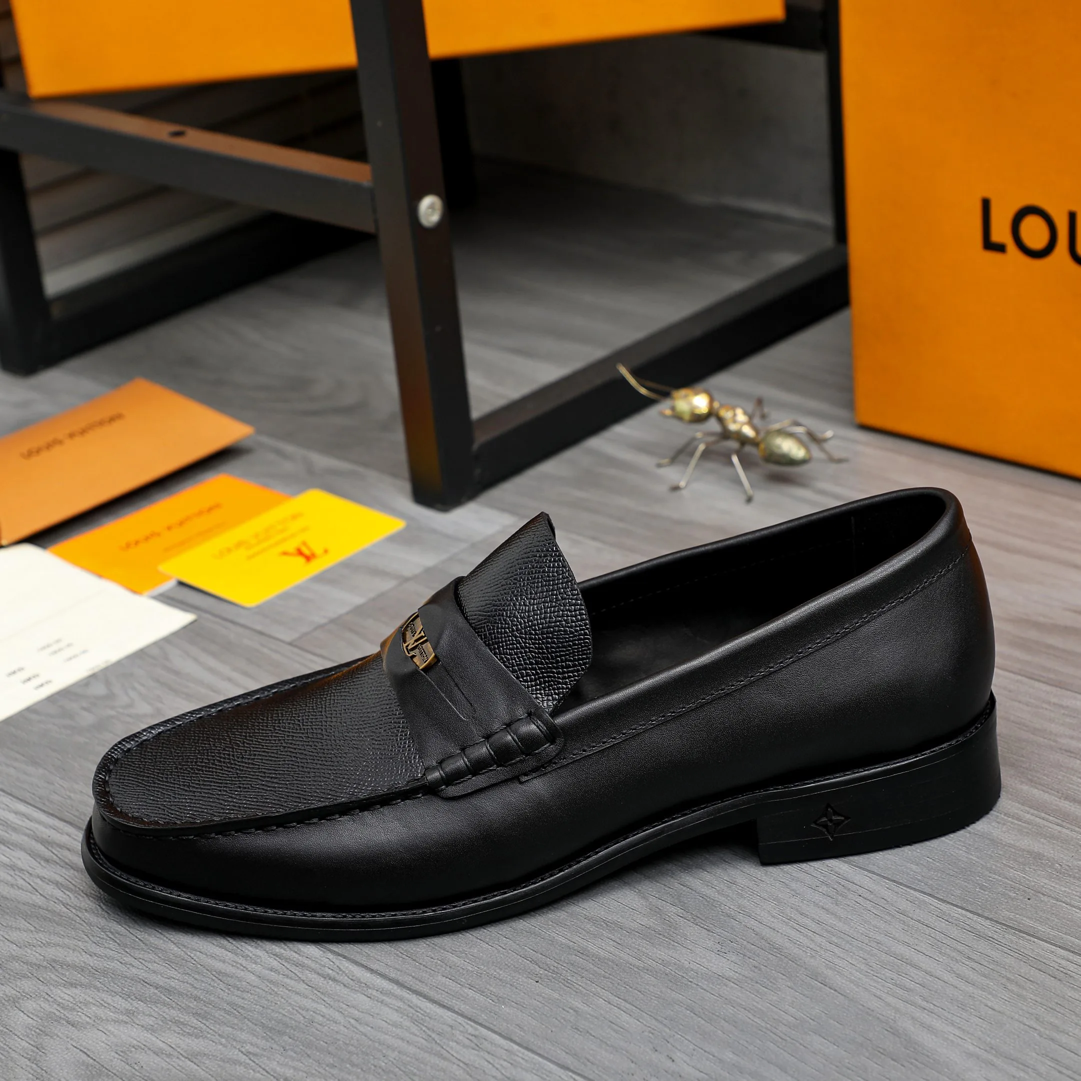 Men's Loafers And Dress Shoes LOUIS VUITTON 17812322