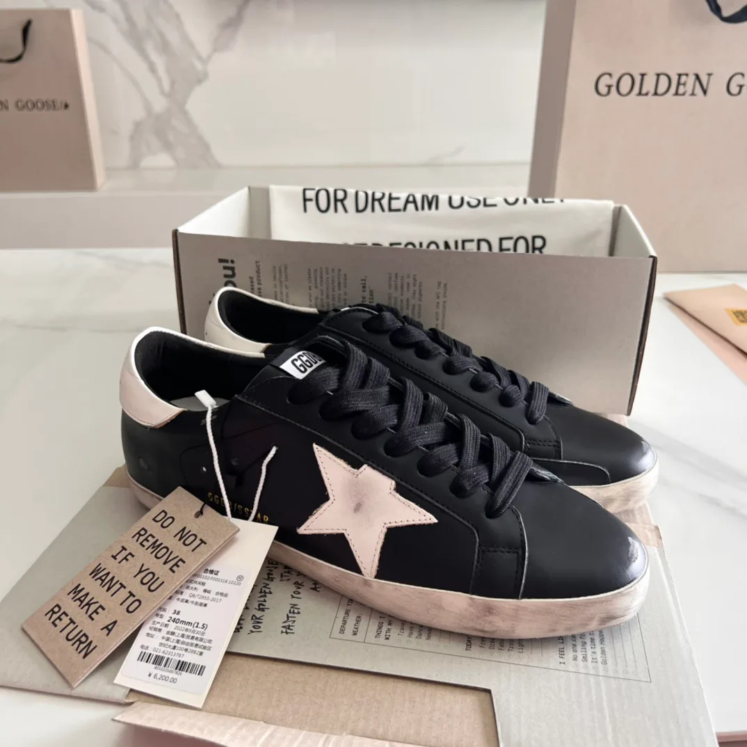 Women's Sneakers GOLDEN GOOSE 16995647