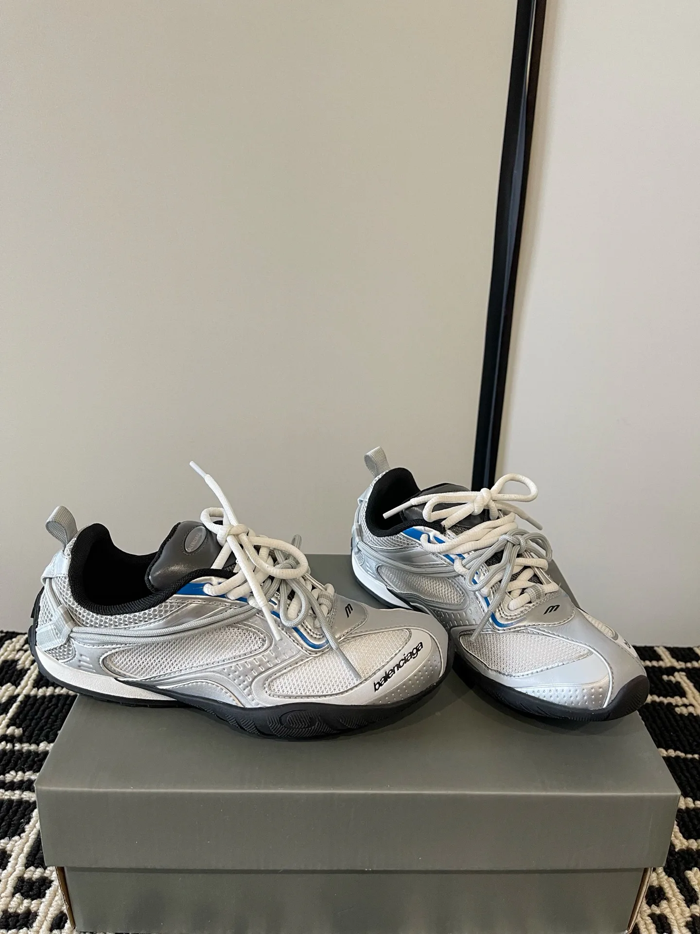Women's Sneakers BALENCIAGA 18386315