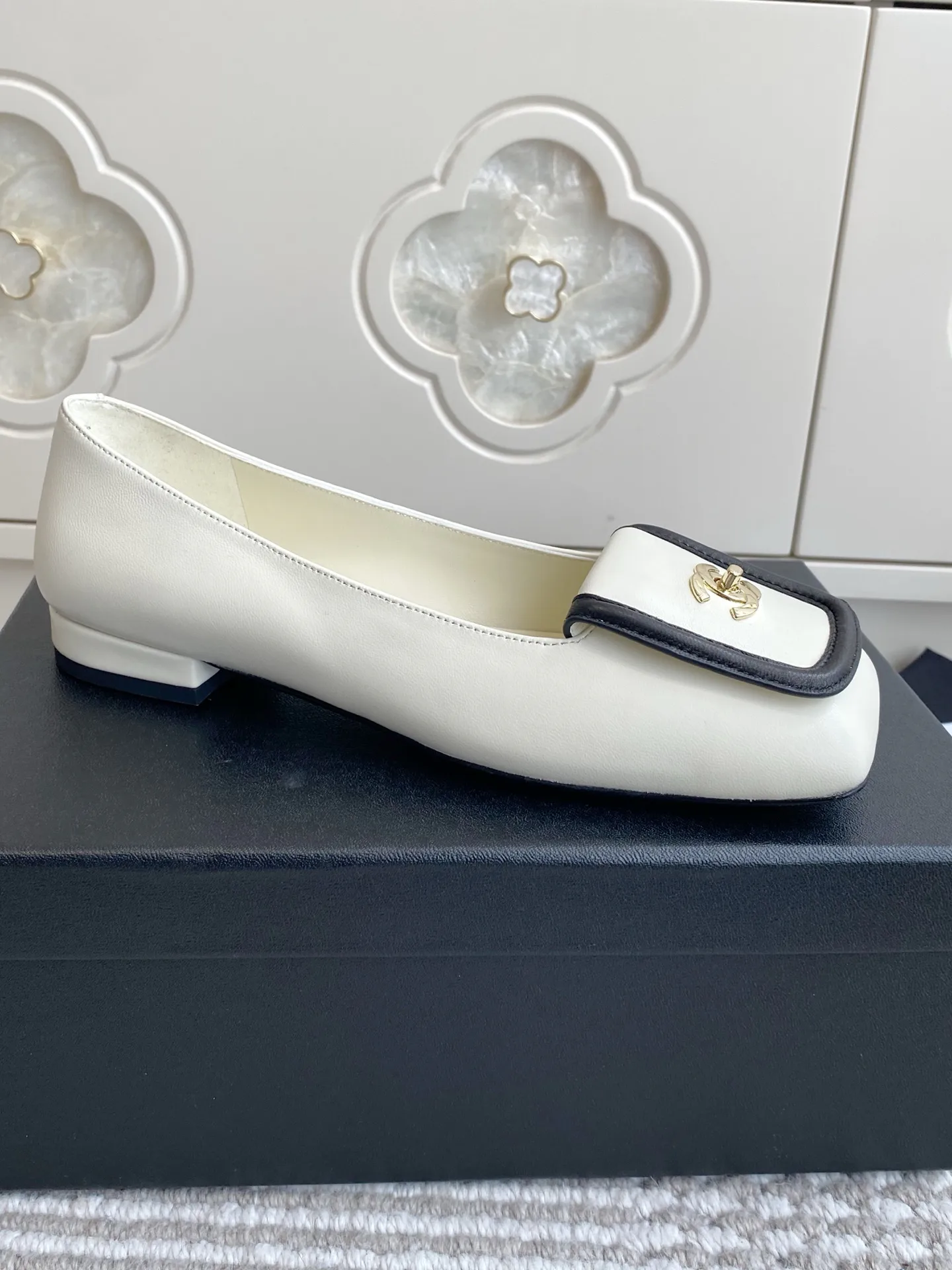 Women's Ballet Flats CHANEL 16932212