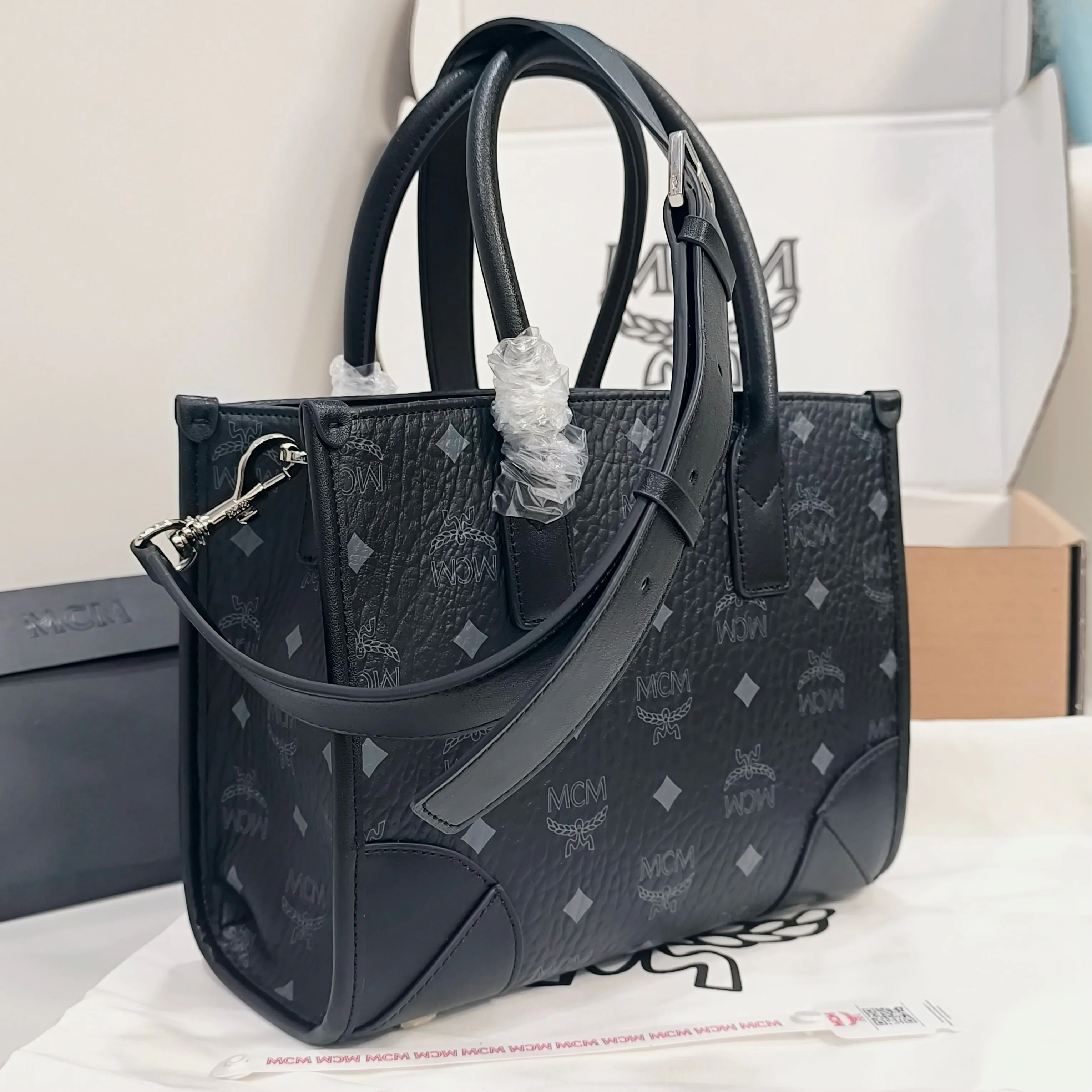 Women's Classic Handbags MCM 18223309