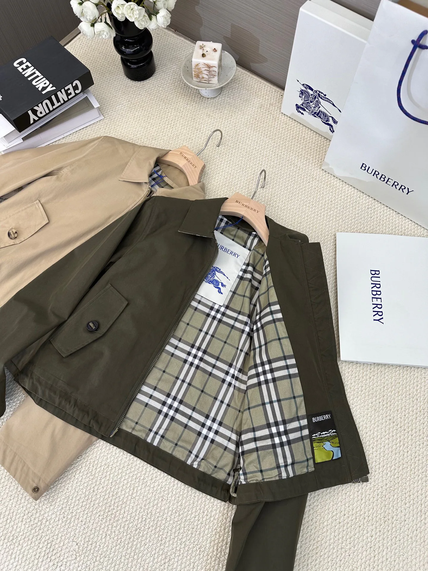 Women's Jackets And Down Jackets BURBERRY 17998592