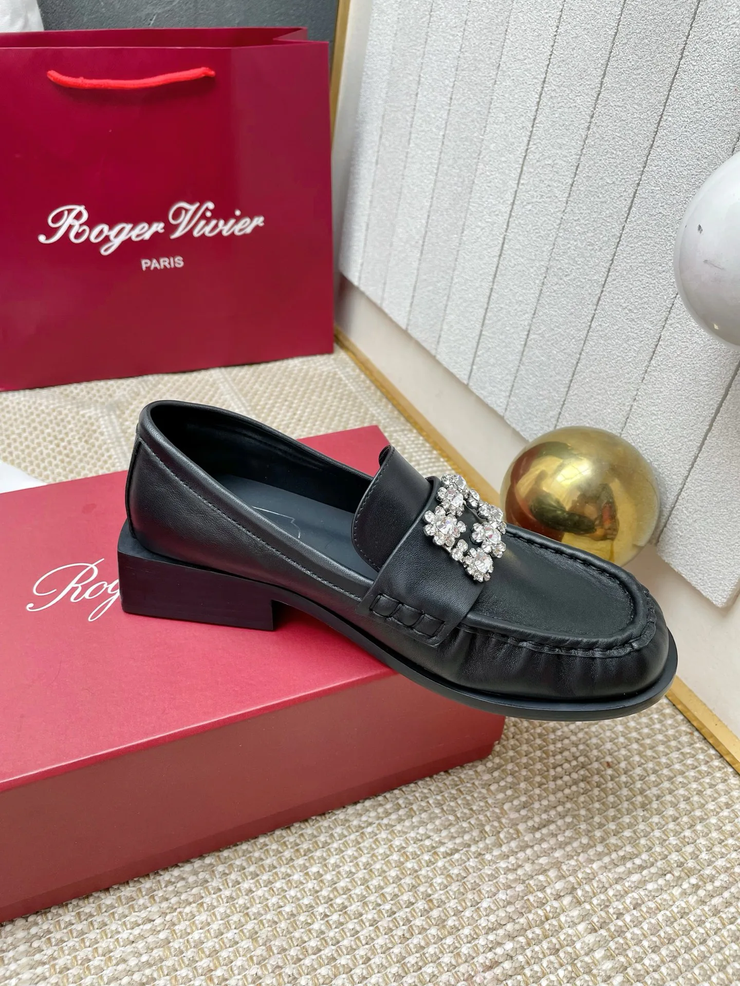 Women's Loafers And Moccasins ROGER VIVIER 18258394