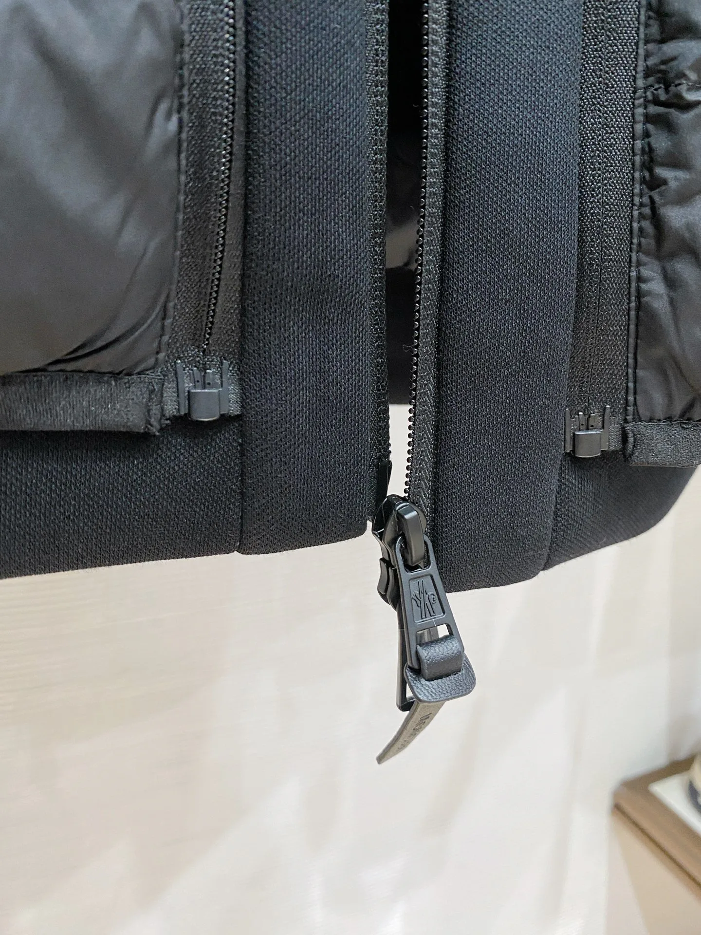 Men's Jackets And Down Jackets MONCLER 18387379