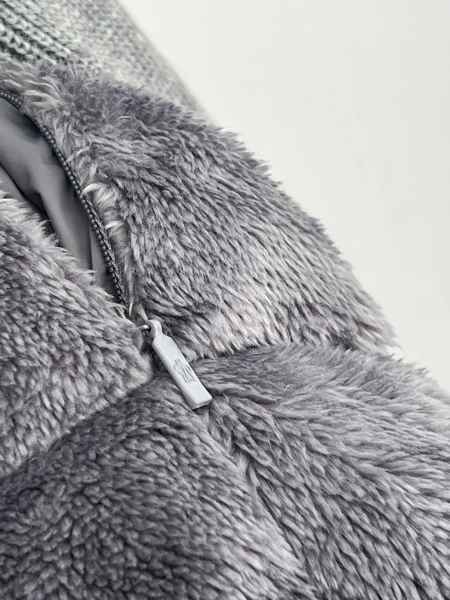 Women's Jackets And Down Jackets MONCLER 18416241