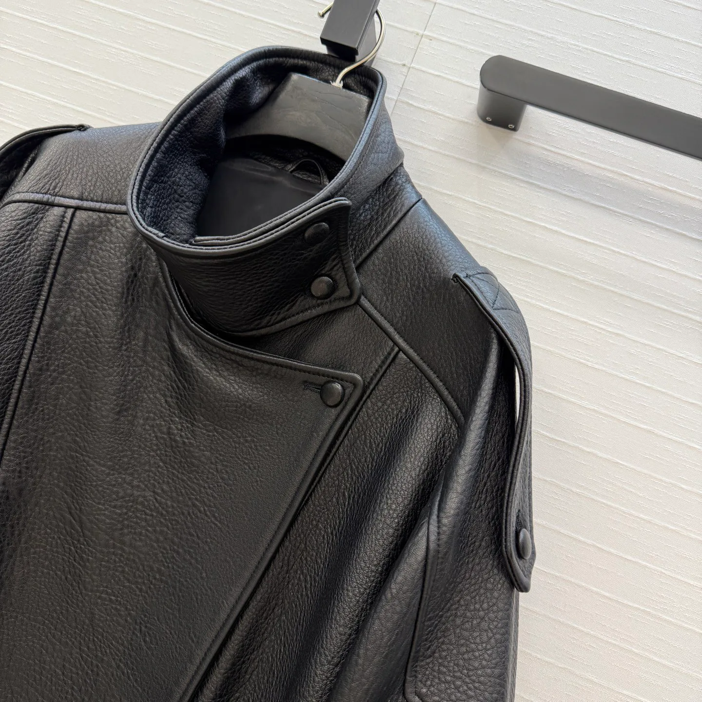 Women's Leather Jackets And Sheepskin Coats SAINT LAURENT 18115232
