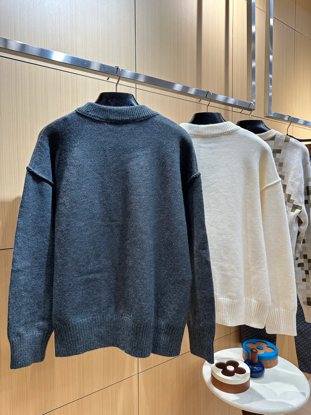 Men's Jumpers And Sweaters AMI PARIS 17802542