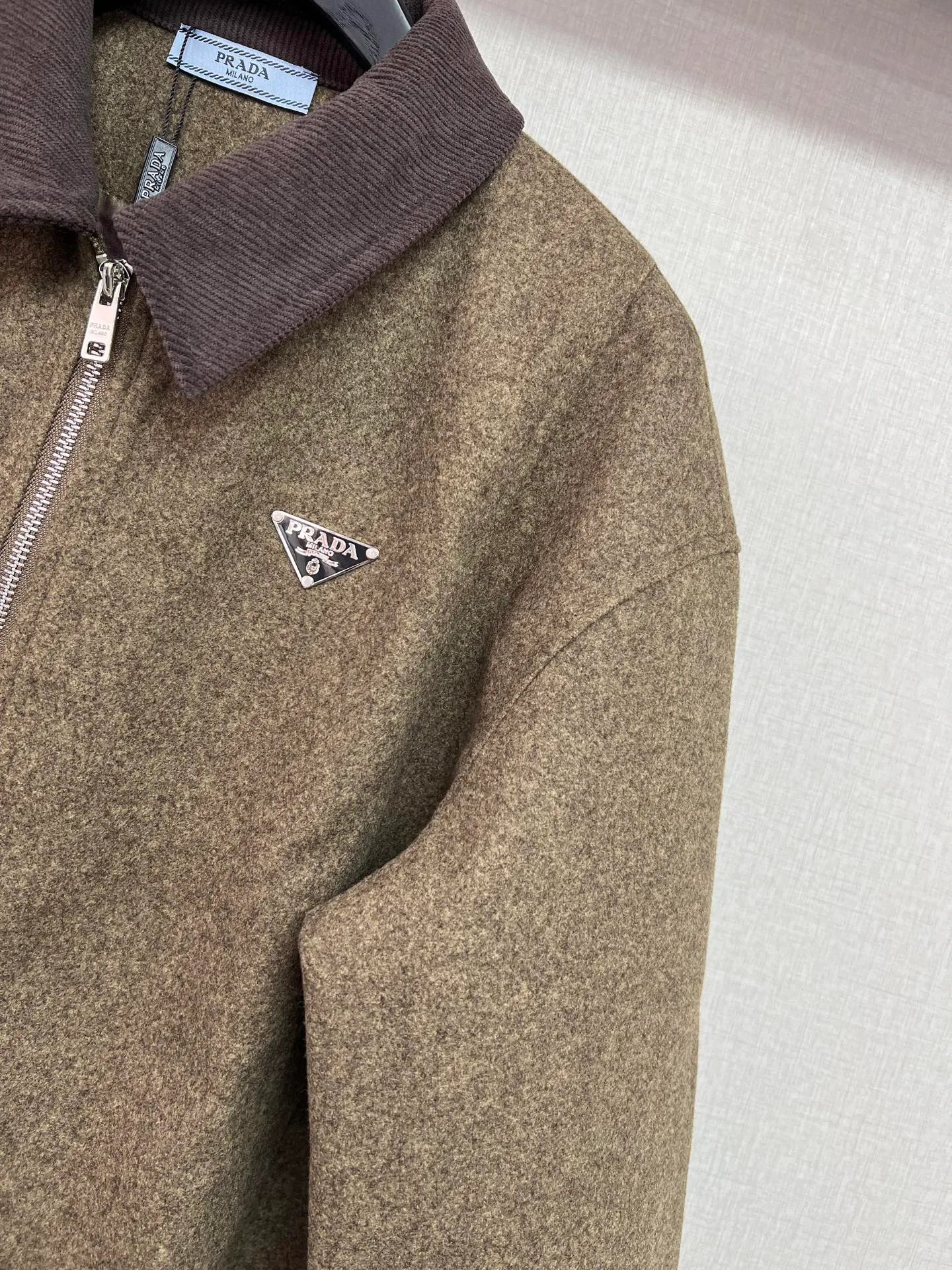 Куртки И Пуховики Женские Prada 18661622