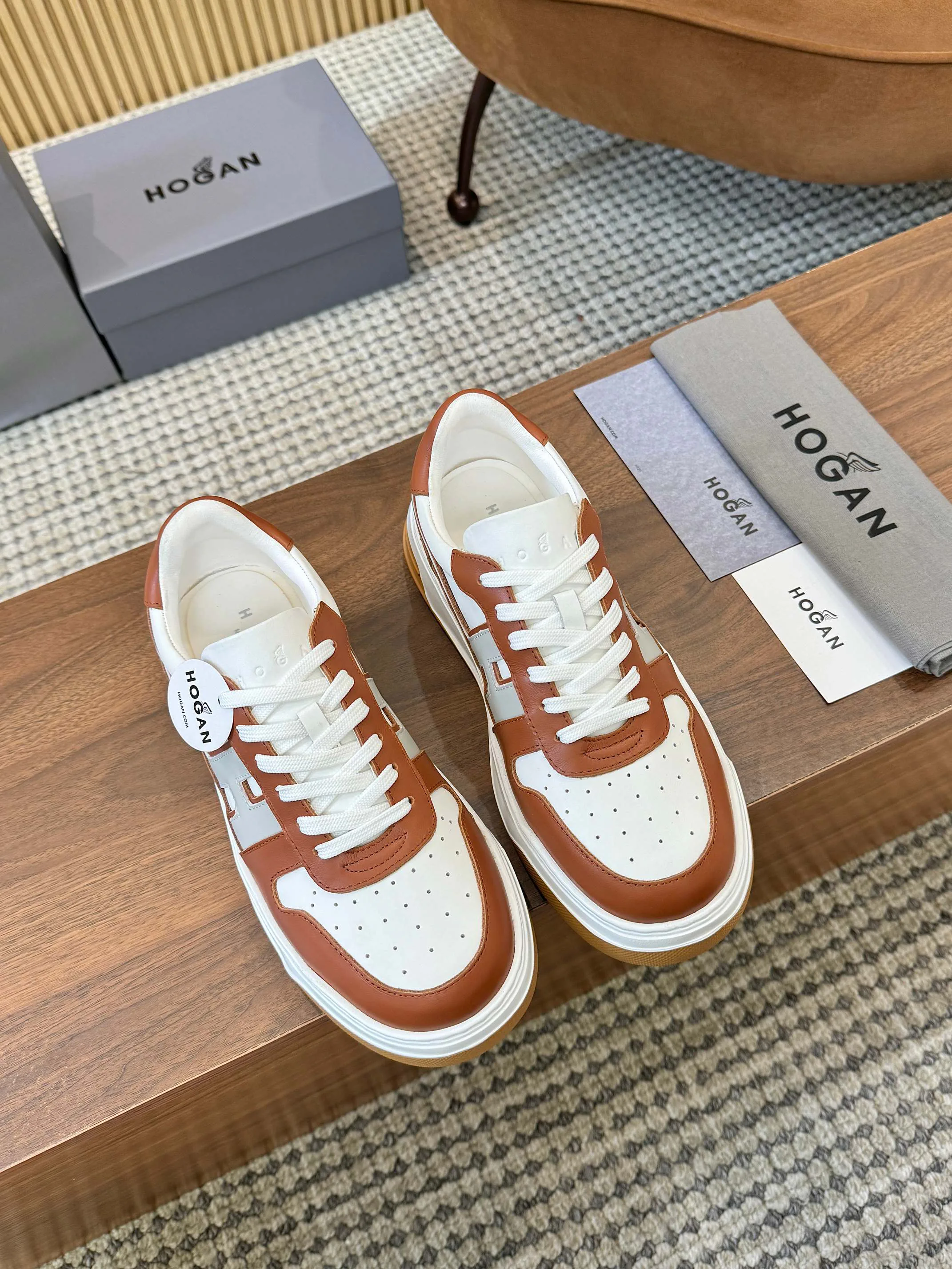 Women's Sneakers HOGAN 17827631