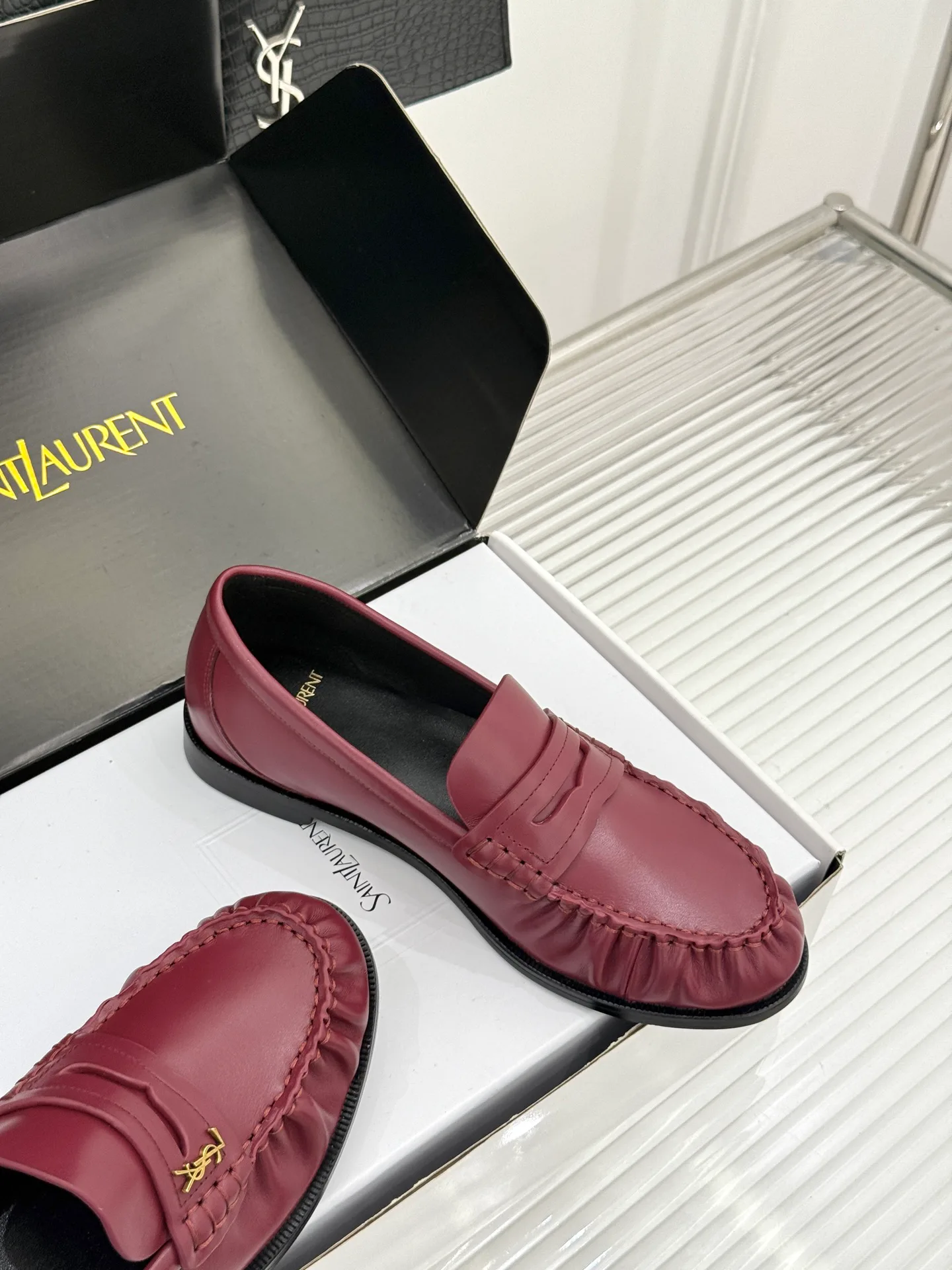 Women's Loafers And Moccasins SAINT LAURENT 17514977