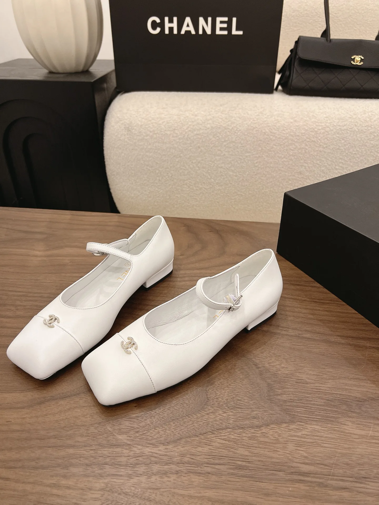 Women's Heels CHANEL 17582592