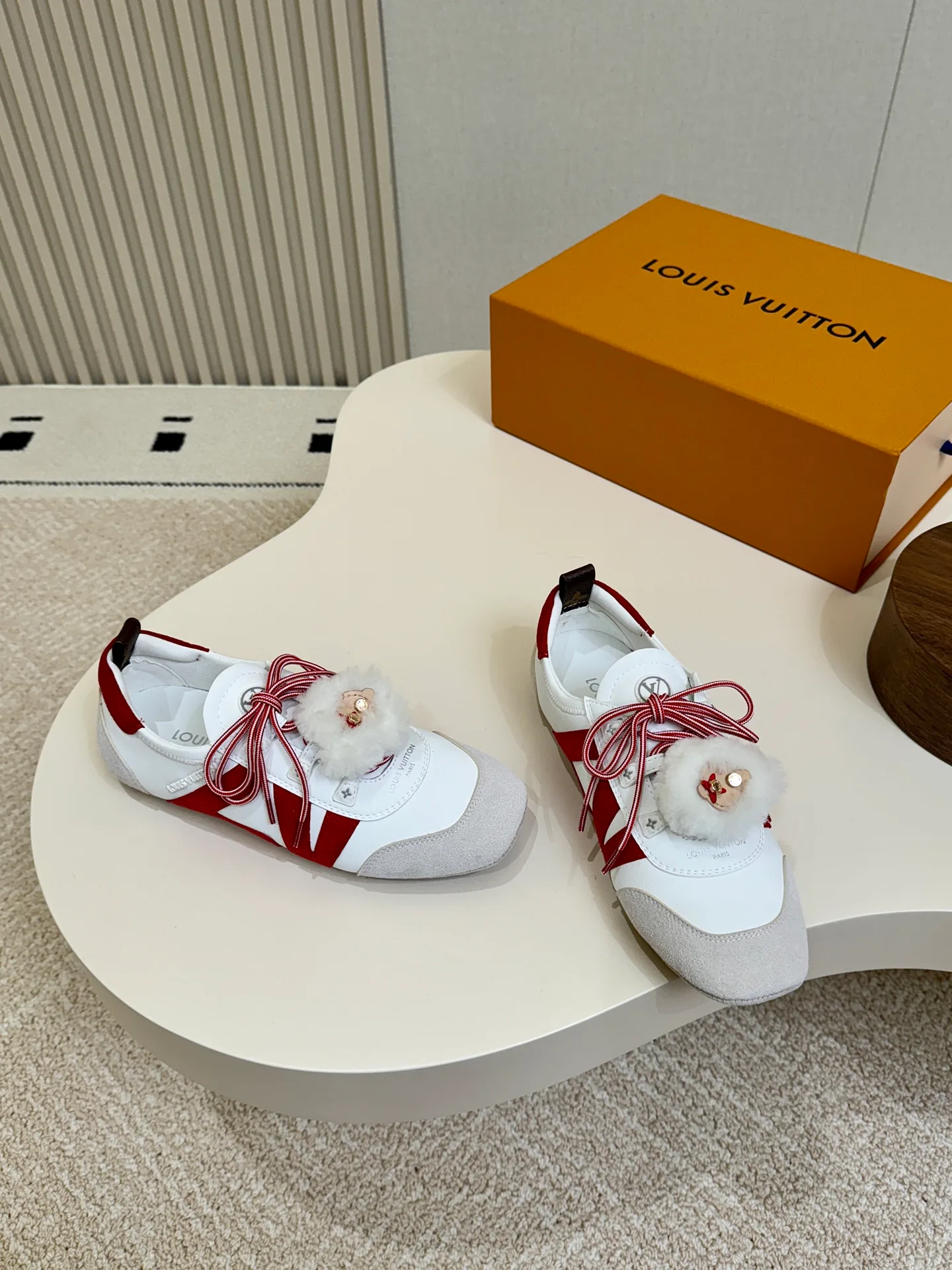 Women's Sneakers LOUIS VUITTON 17827660