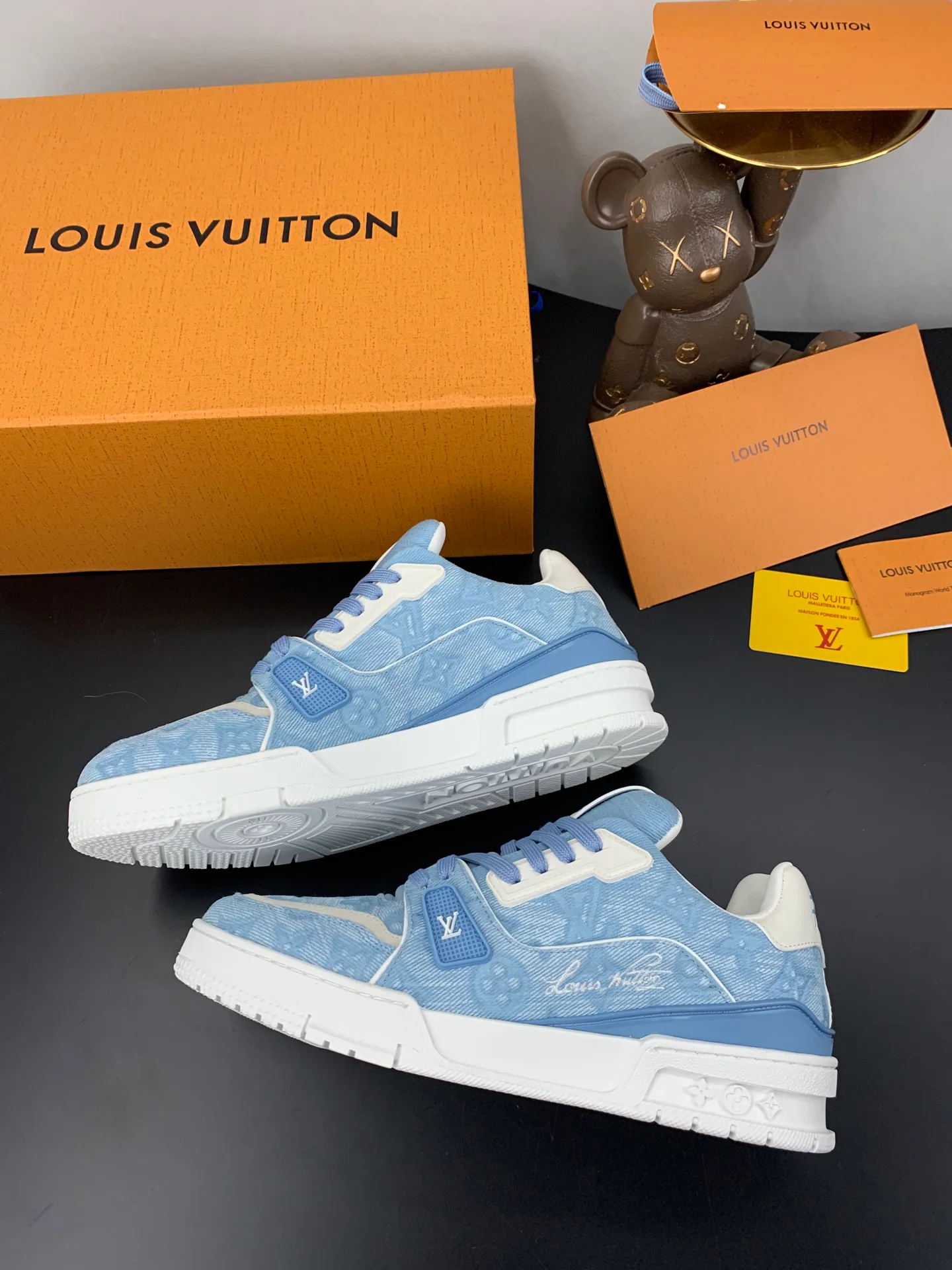 Women's Sneakers LOUIS VUITTON 17545275