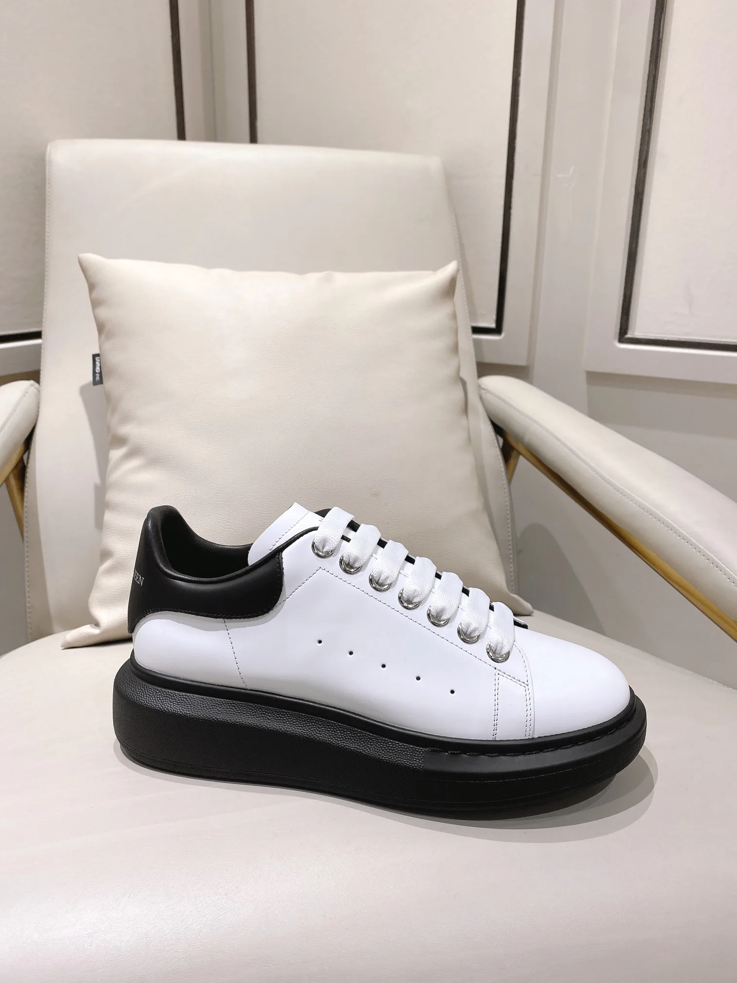 Women's Sneakers ALEXANDER MCQUEEN 18373669