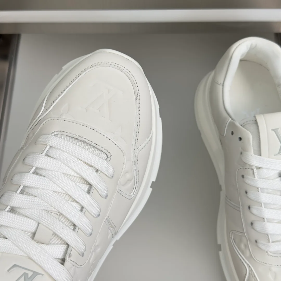 Men's Sneakers LOUIS VUITTON 17950776