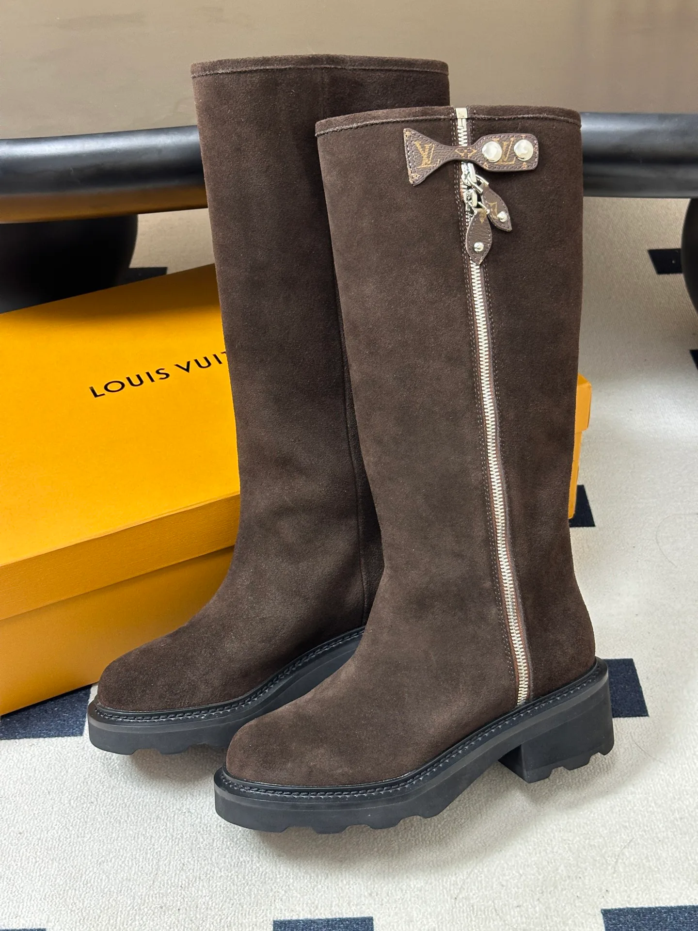 Women's Boots LOUIS VUITTON 18388115