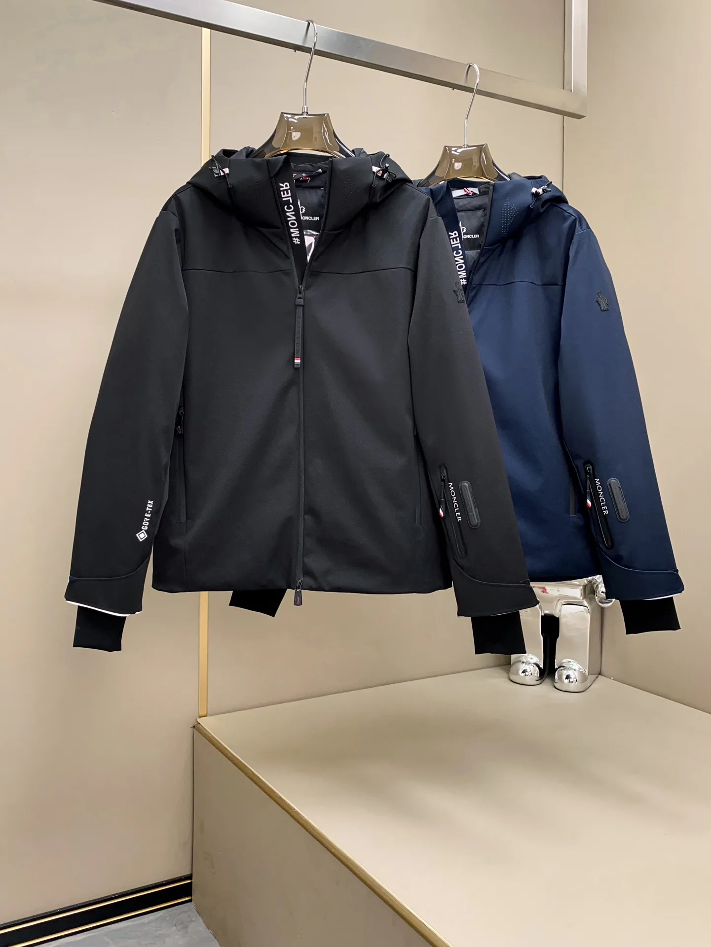 Men's Jackets And Down Jackets MONCLER 18029264