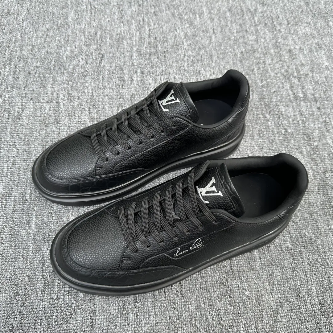 Men's Sneakers LOUIS VUITTON 18076081