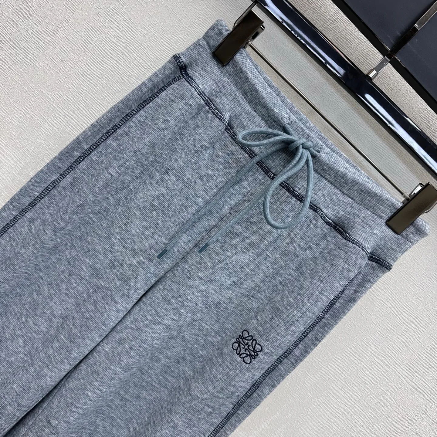 Women's Trousers LOEWE 18023633
