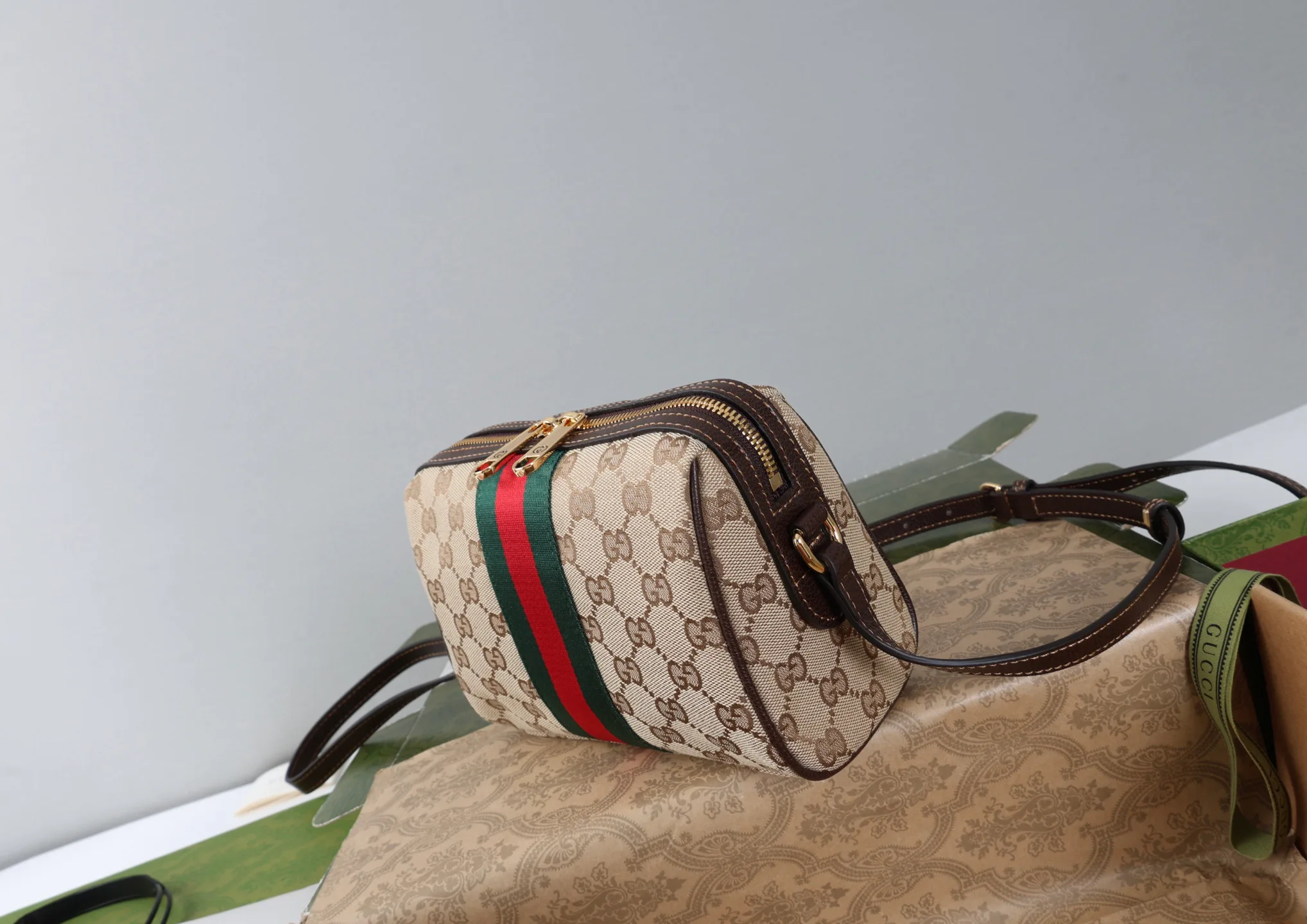 Women's Classic Handbags GUCCI 18004846