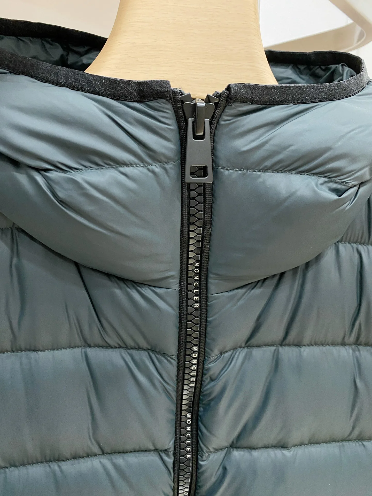 Куртки И Пуховики Мужские Moncler 18596291