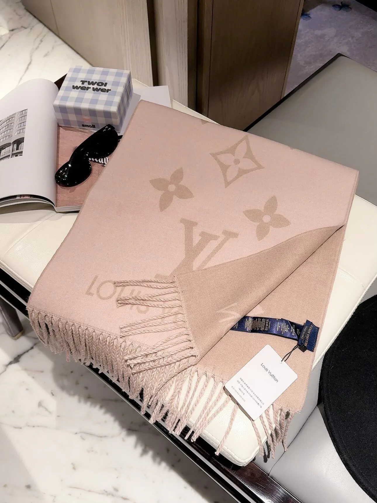 Scarves LOUIS VUITTON 18450155