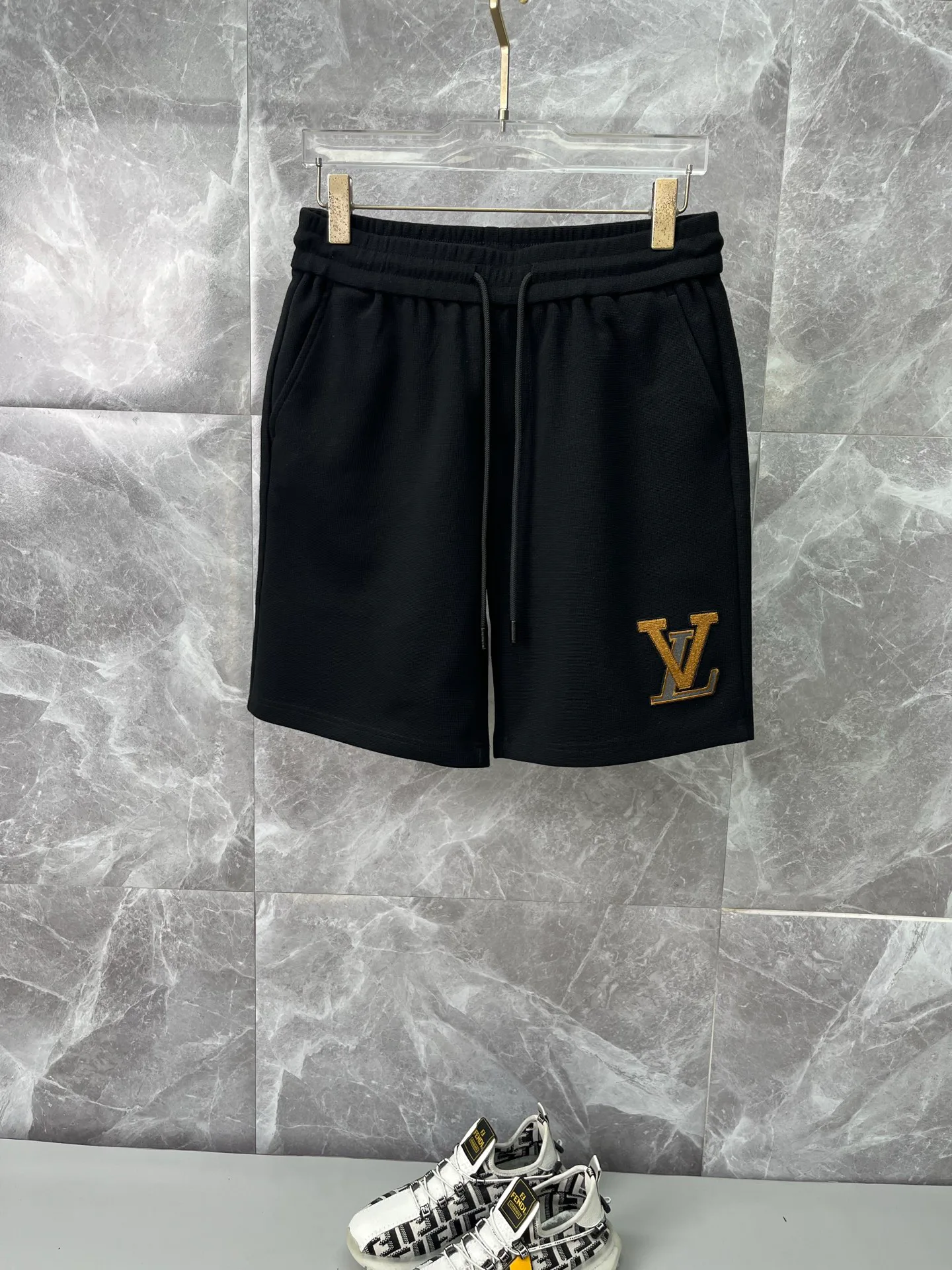 Men's Shorts LOUIS VUITTON 17841203